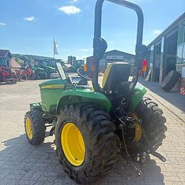 John Deere 3036E