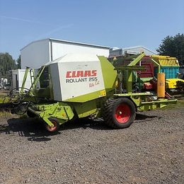 Claas Rollant 255 RC Uniwrap