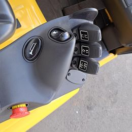 Yale ERP 16 VT SWB * 3-Rad Elektrostapler