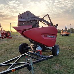 Case IH Axial-Flow 6150 inkl. Schneidwerk 7,62 m und Wagen