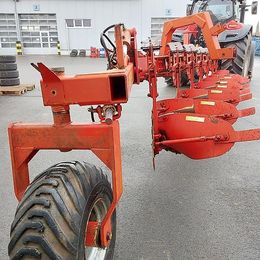 Niemeyer Beta-5-Stein-VAR-VII