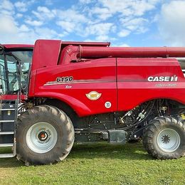 Case IH Axial-Flow 6150 inkl. 6,70 m Schneidwerk und Wagen