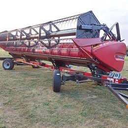 Case IH Axial-Flow 6150 inkl. Schneidwerk 7,62 m und Wagen