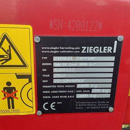 Case IH Axial-Flow 6150 inkl. 6,70 m Schneidwerk und Wagen