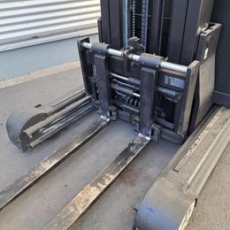 Yale MR 25 * Schubmaststapler