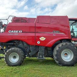 Case IH Axial-Flow 6150 inkl. 6,70 m Schneidwerk und Wagen