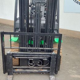 HC (Hangcha) CPD18-XD4-SI16 * 4-Rad Elektrostapler