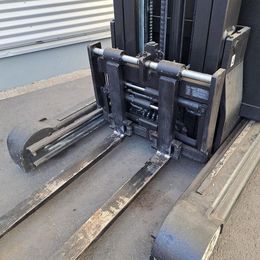 Yale MR 25 * Schubmaststapler