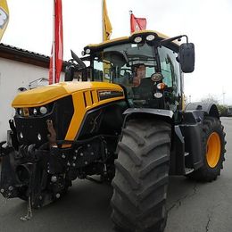 JCB Fastrac 4220