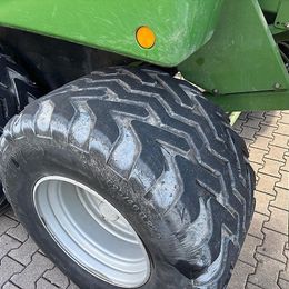 Krone BiG Pack 1270 XC