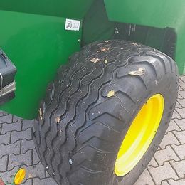 John Deere F441P