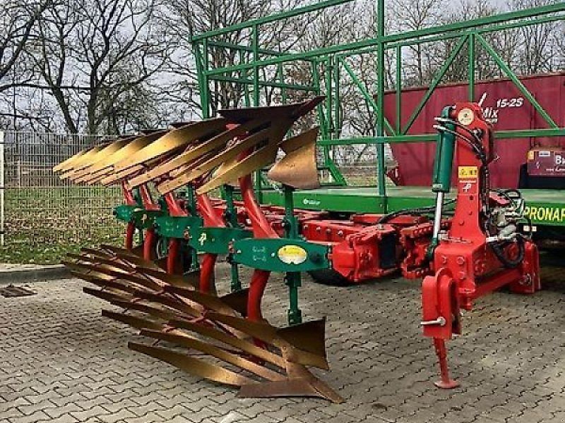 Pflüge: Kverneland 2300 S Variomat gebraucht Kverneland 2300 S Variomat