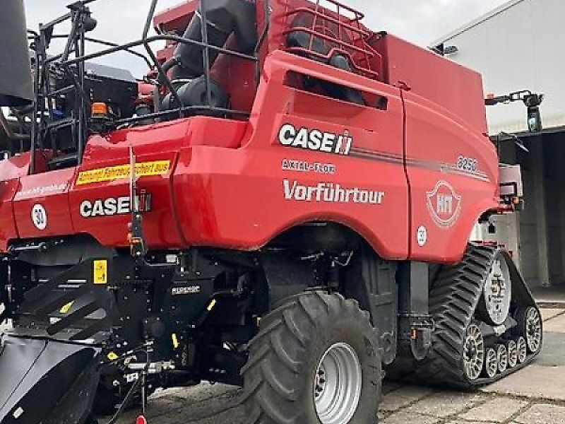 Mähdrescher: Case IH Axial-Flow 8250 ST5 gebraucht Case IH Axial-Flow 8250 ST5