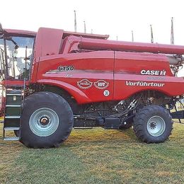 Mähdrescher: Case IH Axial-Flow 6150 inkl. Schneidwerk 7,62 m und Wagen gebraucht Case IH Axial-Flow 6150 inkl. Schneidwerk 7,62 m und Wagen