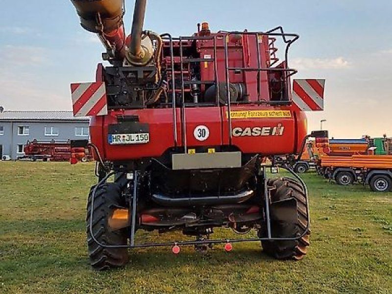 Mähdrescher: Case IH Axial-Flow 6150 inkl. Schneidwerk 7,62 m und Wagen gebraucht Case IH Axial-Flow 6150 inkl. Schneidwerk 7,62 m und Wagen
