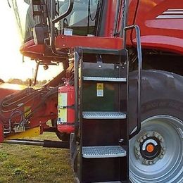 Mähdrescher: Case IH Axial-Flow 6150 inkl. Schneidwerk 7,62 m und Wagen gebraucht Case IH Axial-Flow 6150 inkl. Schneidwerk 7,62 m und Wagen