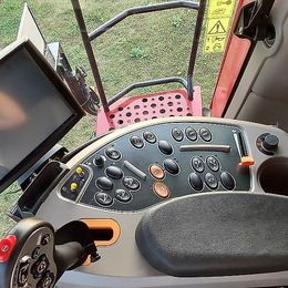 Mähdrescher: Case IH Axial-Flow 6150 inkl. Schneidwerk 7,62 m und Wagen gebraucht Case IH Axial-Flow 6150 inkl. Schneidwerk 7,62 m und Wagen