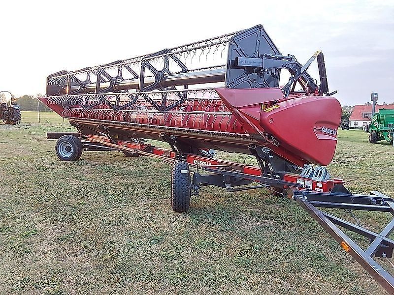Mähdrescher: Case IH Axial-Flow 6150 inkl. Schneidwerk 7,62 m und Wagen gebraucht Case IH Axial-Flow 6150 inkl. Schneidwerk 7,62 m und Wagen