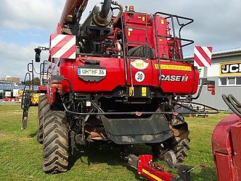 Mähdrescher: Case IH Axial-Flow 6150 inkl. 6,70 m Schneidwerk und Wagen gebraucht Case IH Axial-Flow 6150 inkl. 6,70 m Schneidwerk und Wagen