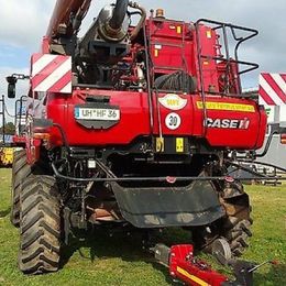 Mähdrescher: Case IH Axial-Flow 6150 inkl. 6,70 m Schneidwerk und Wagen gebraucht Case IH Axial-Flow 6150 inkl. 6,70 m Schneidwerk und Wagen