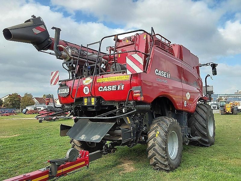 Mähdrescher: Case IH Axial-Flow 6150 inkl. 6,70 m Schneidwerk und Wagen gebraucht Case IH Axial-Flow 6150 inkl. 6,70 m Schneidwerk und Wagen