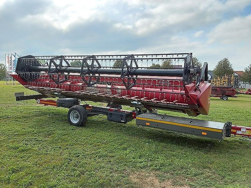 Mähdrescher: Case IH Axial-Flow 6150 inkl. 6,70 m Schneidwerk und Wagen gebraucht Case IH Axial-Flow 6150 inkl. 6,70 m Schneidwerk und Wagen