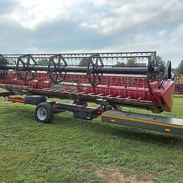 Mähdrescher: Case IH Axial-Flow 6150 inkl. 6,70 m Schneidwerk und Wagen gebraucht Case IH Axial-Flow 6150 inkl. 6,70 m Schneidwerk und Wagen