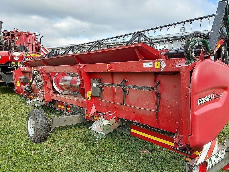 Mähdrescher: Case IH Axial-Flow 6150 inkl. 6,70 m Schneidwerk und Wagen gebraucht Case IH Axial-Flow 6150 inkl. 6,70 m Schneidwerk und Wagen
